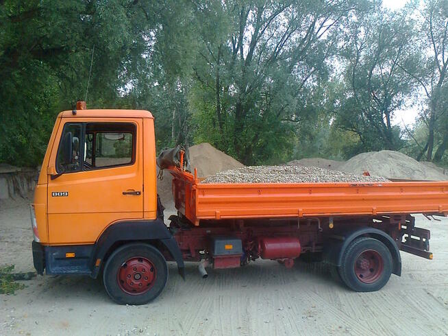 Żwir, tłuczeń, beton kruszony, destrukt drogowy z transport