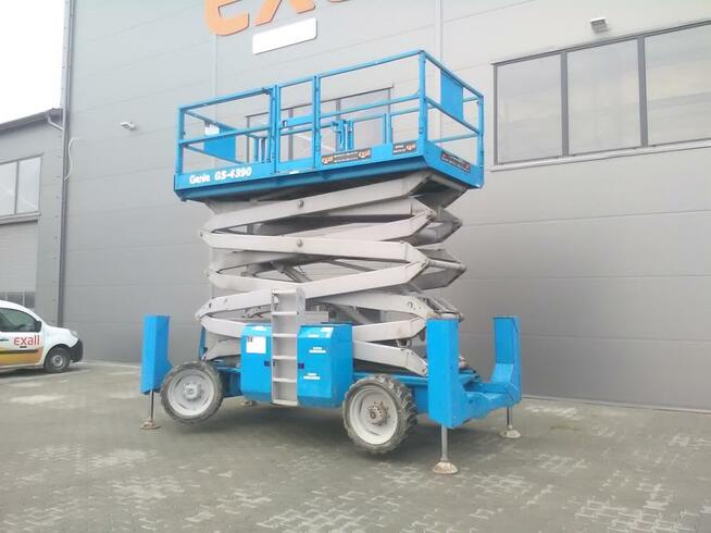 Genie GS-4390 podnośnik nożycowy, podest ruchomy wolnobieżny