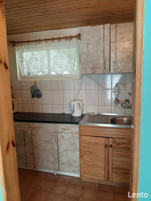 Domek letniskowy nad jeziorem. PRZYDWÓRZ