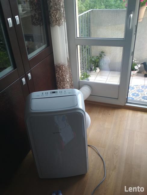 Przystosowanie okna do klimatyzatora wewnętrznego szklarz