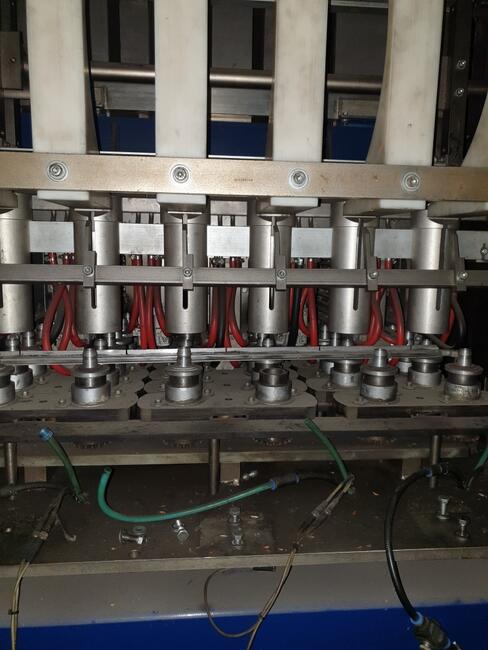 TETRAPAK LX-6 maszyna do wydmuchiwania butelek PET