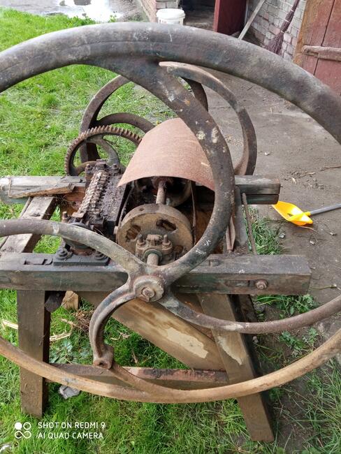 Bardzo stara sieczkarnia