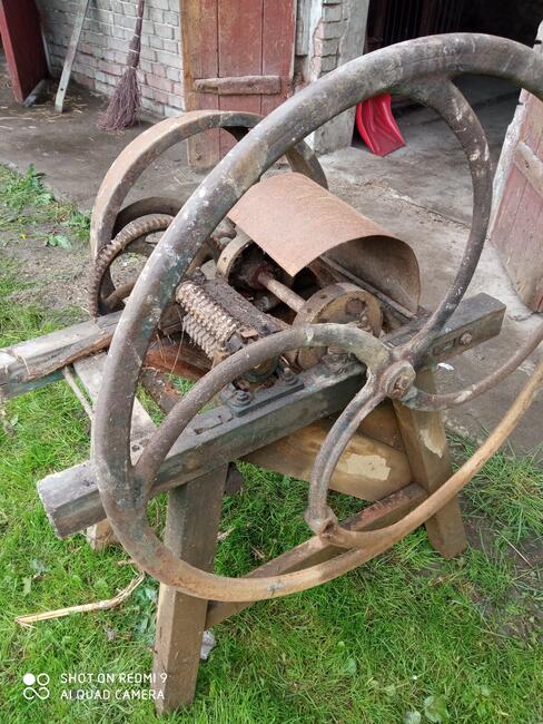 Bardzo stara sieczkarnia