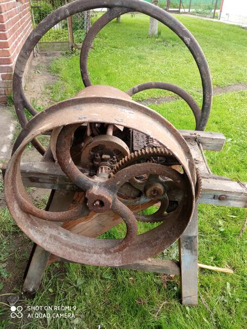 Bardzo stara sieczkarnia