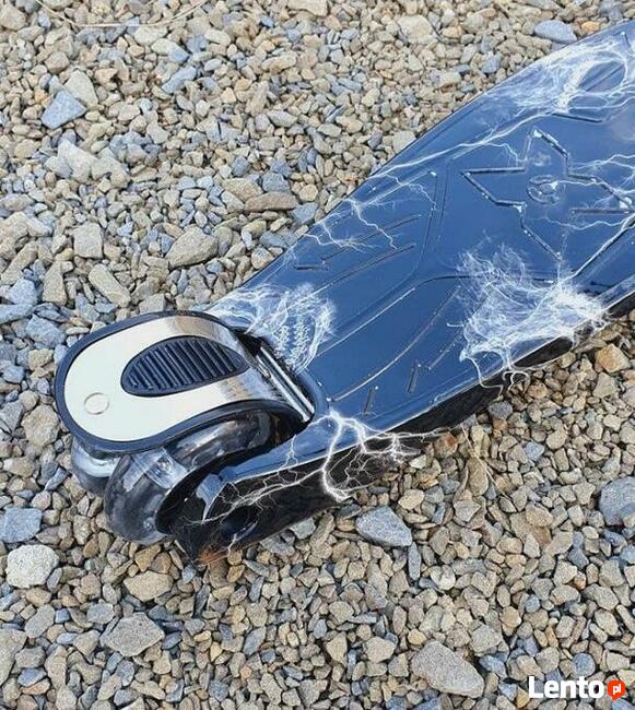 Trójkołowa hulajnoga Scooter 2037/2 świecące kółka