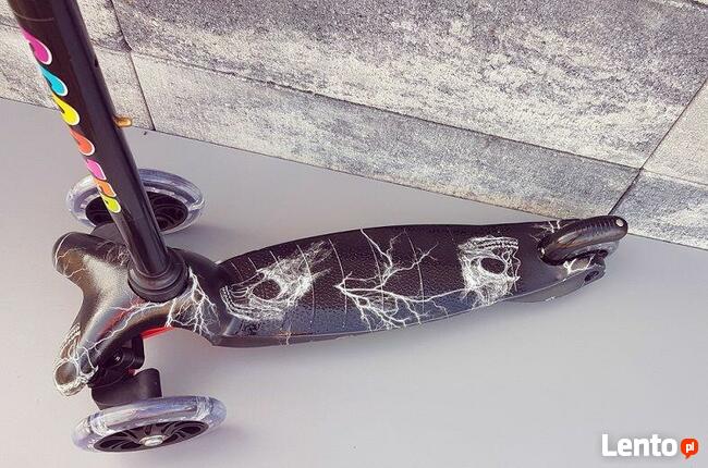 Trójkołowa hulajnoga Scooter 2037/2 świecące kółka