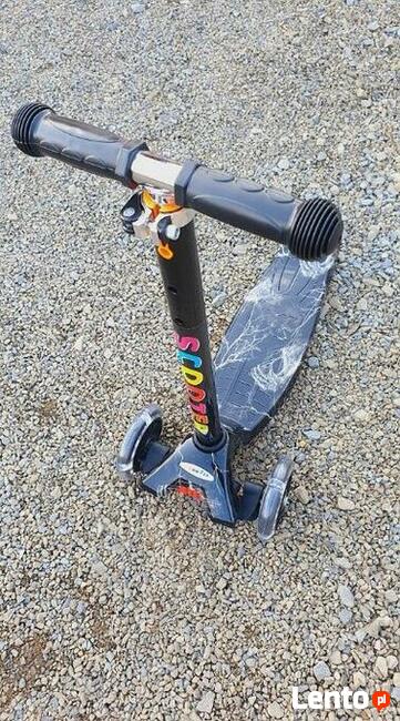 Trójkołowa hulajnoga Scooter 2037/2 świecące kółka