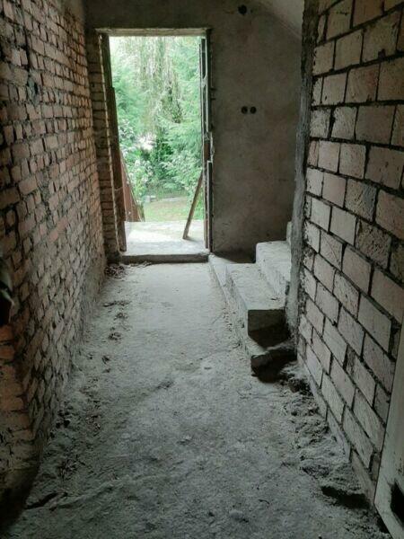 pół domu - stan surowy, 71m + garaż 29m w Jaśle sprzedam