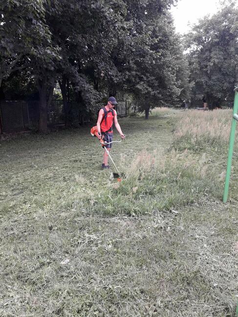 Usługi kosą spalinową