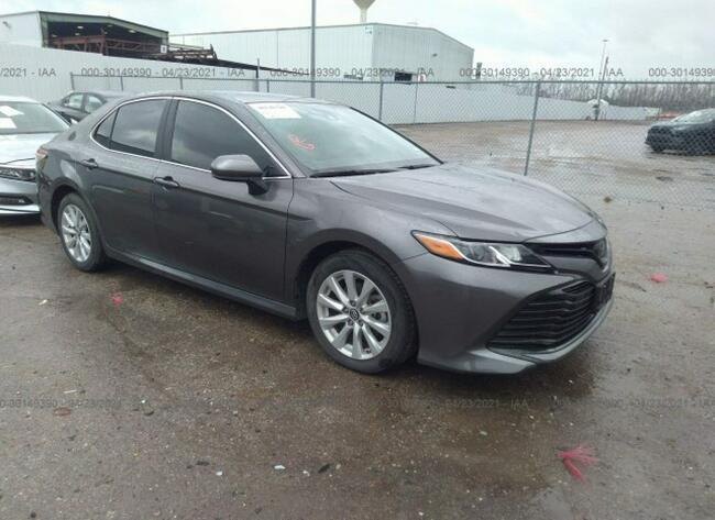 Toyota Camry 2019, 2.5L, po gradobiciu