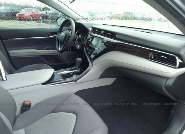 Toyota Camry 2019, 2.5L, po gradobiciu