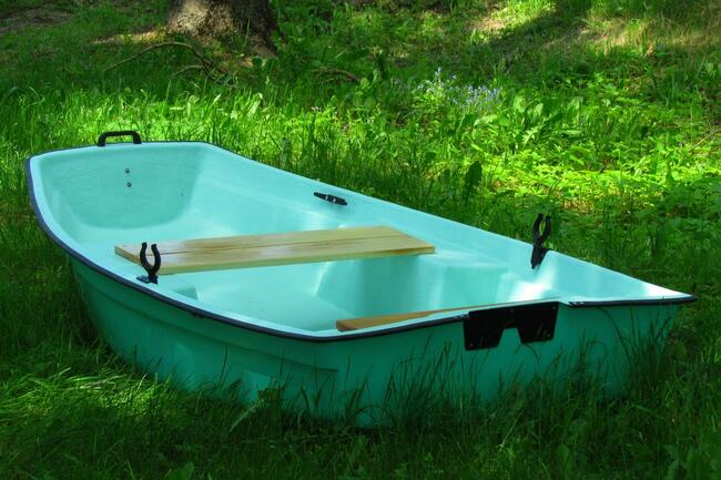 Mała łódka łódeczka bączek łódka wędkarska łódka rekreacyjn