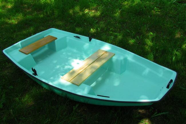 Mała łódka łódeczka bączek łódka wędkarska łódka rekreacyjn