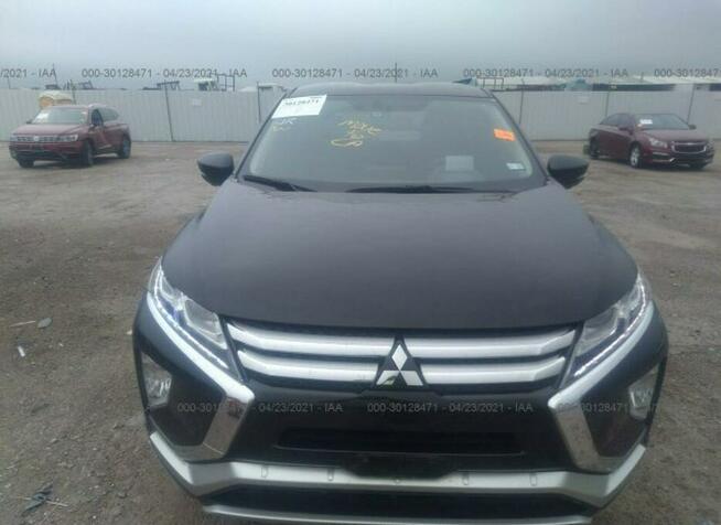 Mitsubishi Eclipse Cross 2018, 1.5L, 4x4, po gradobiciu