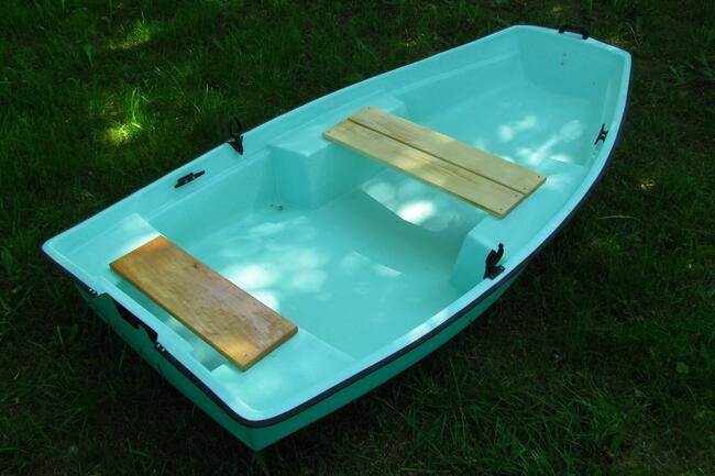 Mała łódka łódeczka bączek łódka wędkarska łódka rekreacyjn