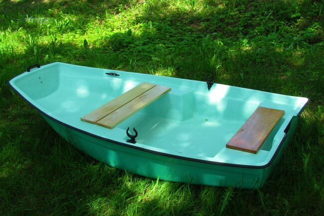 Mała łódka łódeczka bączek łódka wędkarska łódka rekreacyjn