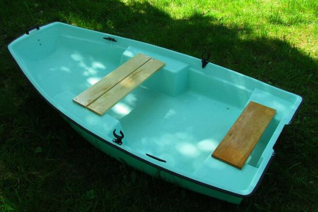 Mała łódka łódeczka bączek łódka wędkarska łódka rekreacyjn