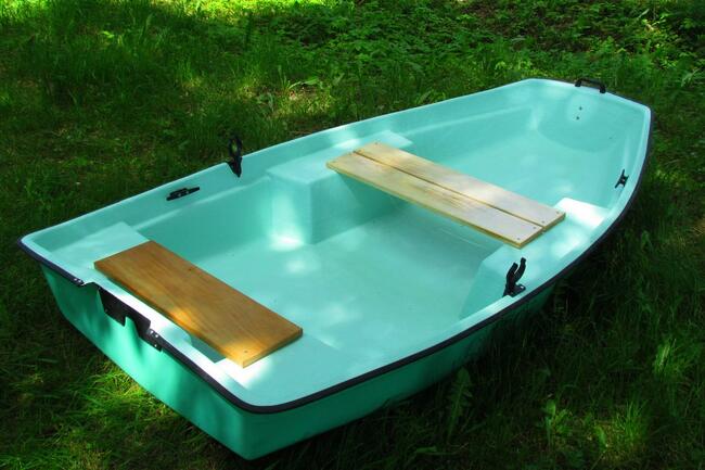 Mała łódka łódeczka bączek łódka wędkarska łódka rekreacyjn