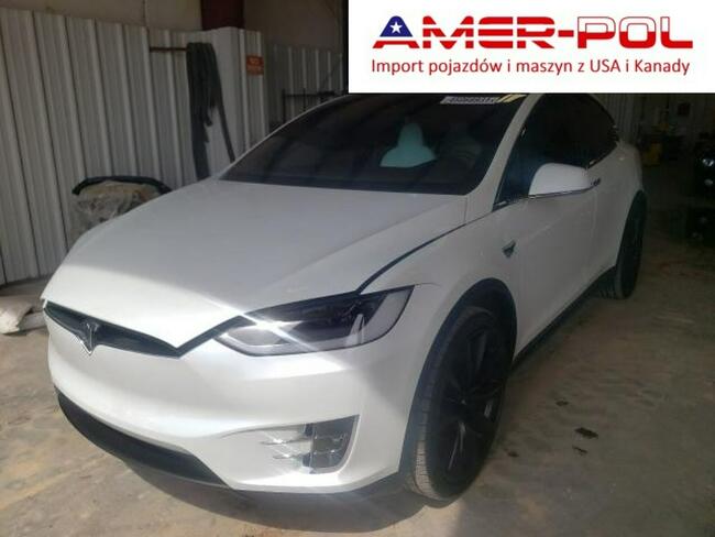 Tesla Model X 2019, po gradobiciu