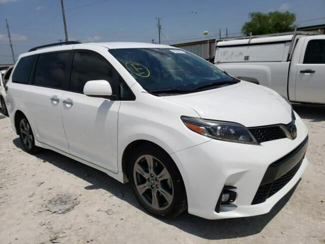 Toyota Sienna 2018, 3.5L, po gradobiciu