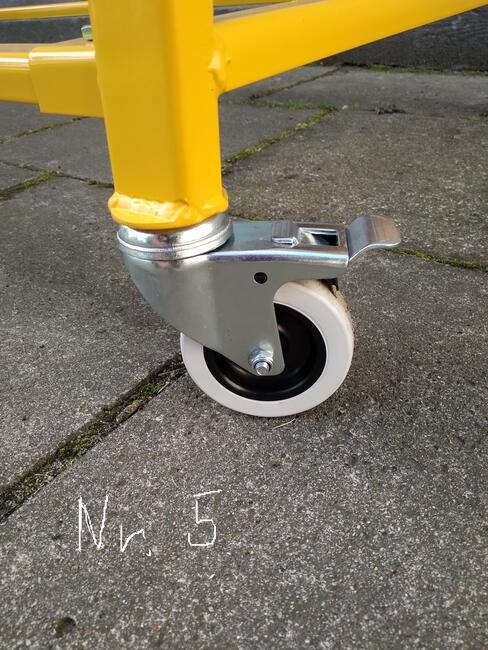 Przewijarka nawijarka ręczna do materiałów w rolkach