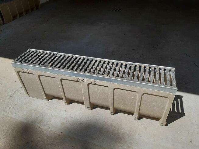 Koryta / kanały odwodnieniowe z polimerbetonu oraz żeliwa.