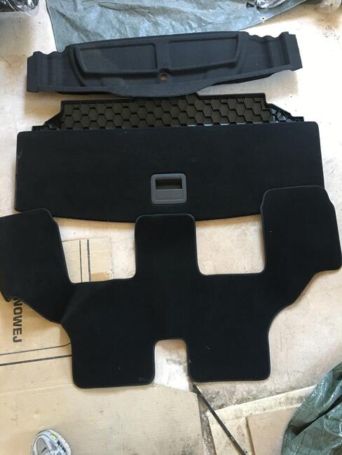 Fotele VW TOURAN 2/3 rzad 2015-