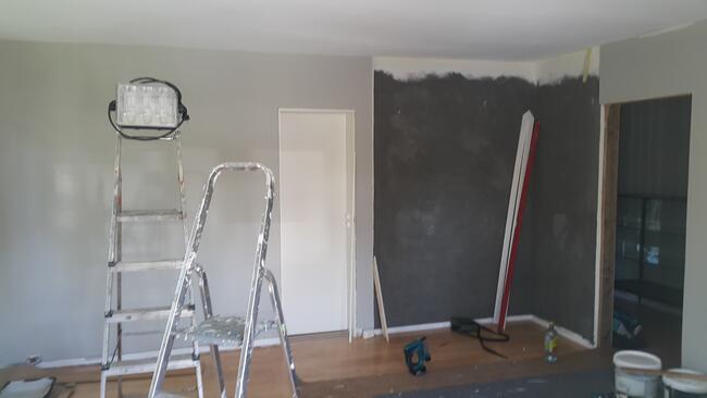 Zatrudnię - pomocnik lub majster do wykończeń, budowlanki.