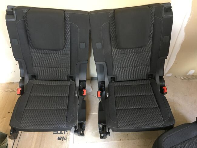 Fotele VW TOURAN 2/3 rzad 2015-