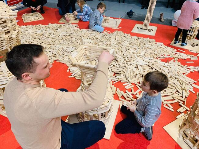 Atrakcja na event festyn dla dzieci klockowy plac zabaw