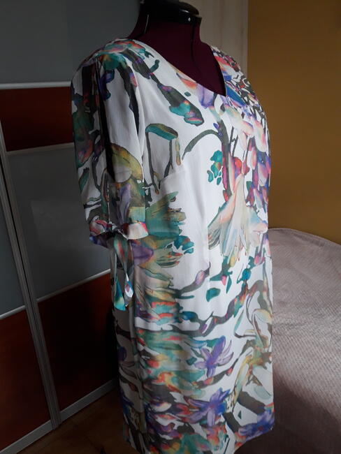 Sukienka na wesele w kwiaty