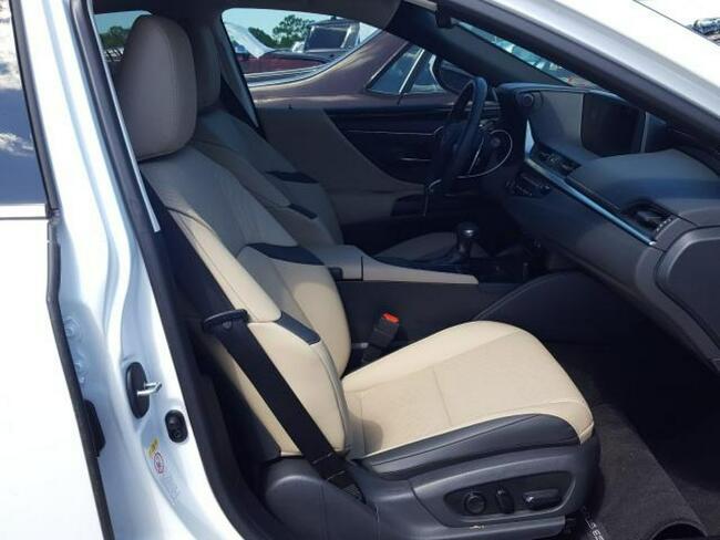 Lexus ES350 2019, 3.5L, porysowany