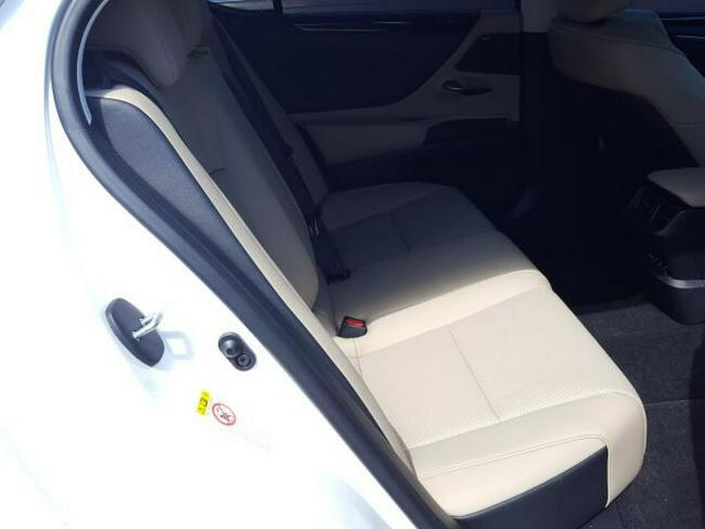 Lexus ES350 2019, 3.5L, porysowany