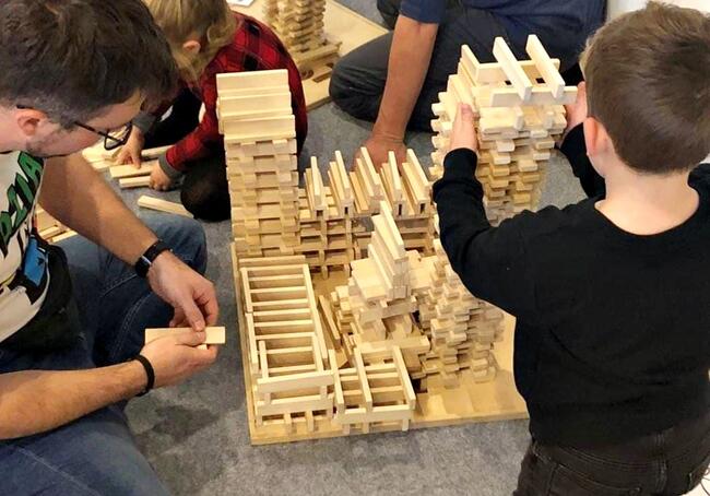 Atrakcja na event festyn dla dzieci klockowy plac zabaw