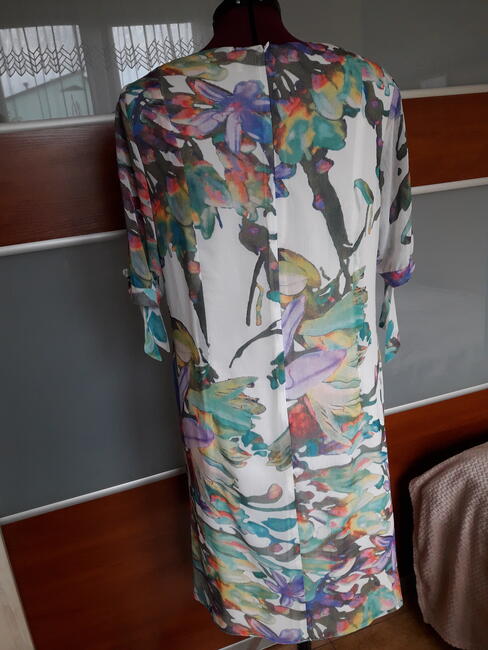 Sukienka na wesele w kwiaty