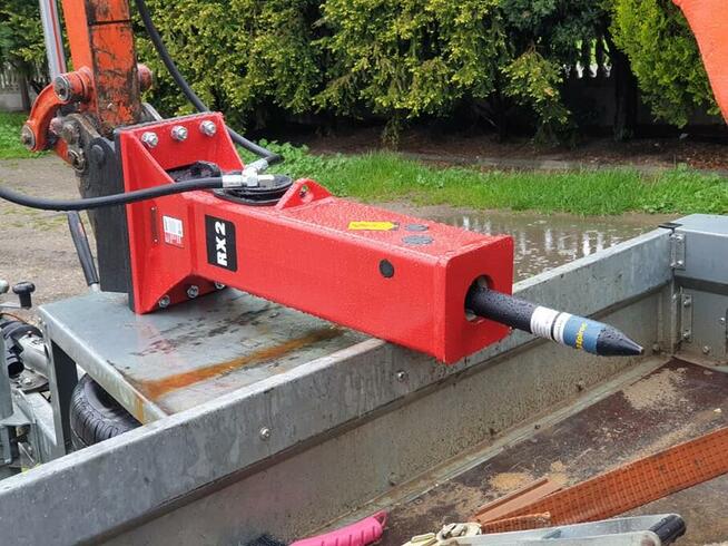 Usługi minikoparką i młotem wyburzeniowym na minikoparce