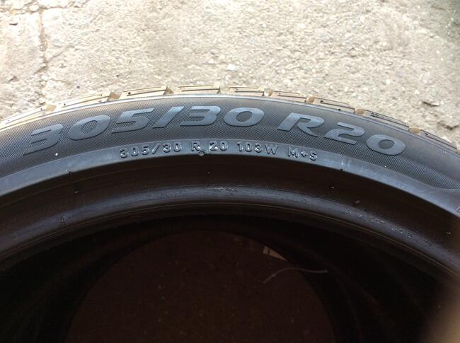 Opony 305/30 R 20, 245/35 R 20 Pirelli