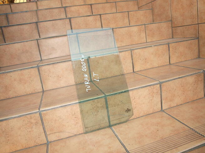 VW Touran szyba lewa tył w drzwi 2003 - 2010r