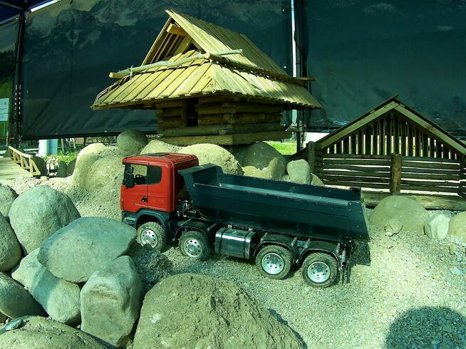 Model RC wywrotka Scania R560 8x8 aluminium, 4,6kg,