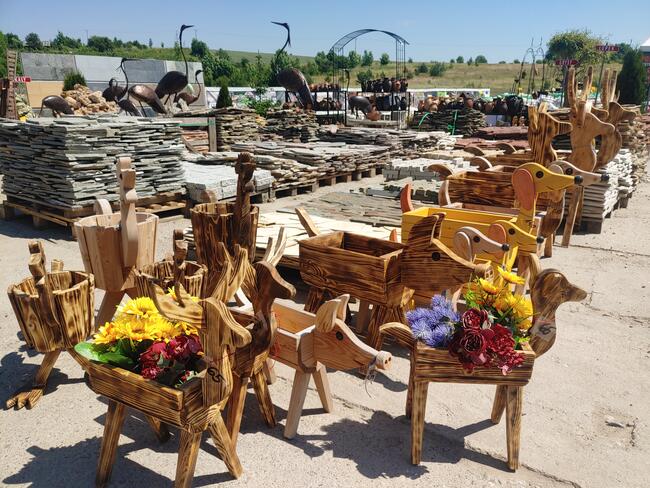 Sarna drewniana - dniczka ogrodowa / Kar-Group Ełk