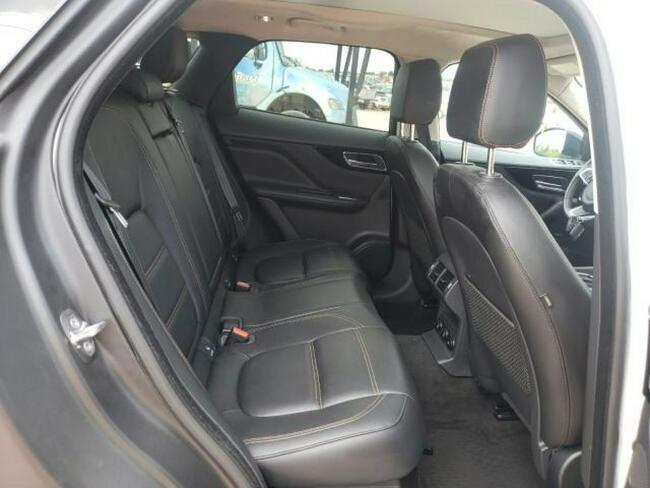 Jaguar F-Pace 2019, 2.0L, 4x4, Prestige, po gradobiciu