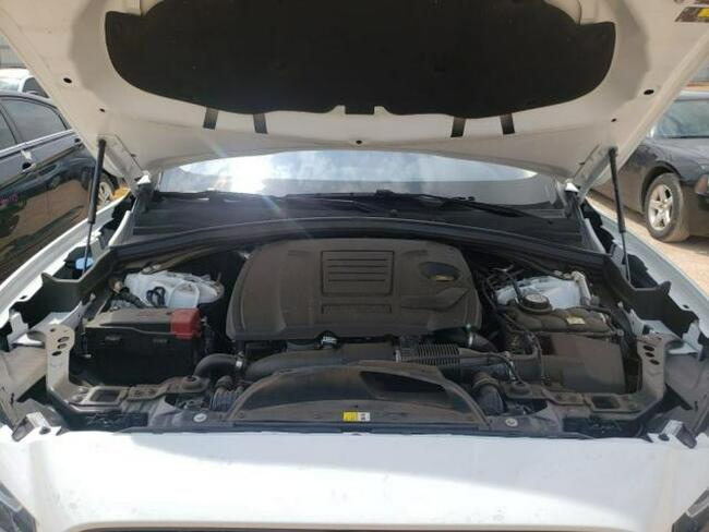 Jaguar F-Pace 2019, 2.0L, 4x4, Prestige, po gradobiciu