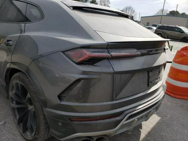Lamborghini Urus 2019, 4.0L, 4x4, porysowany lakier