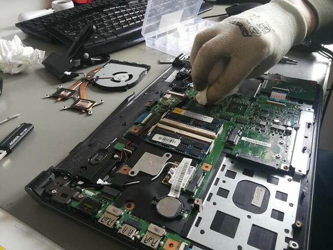 Śrubokręt i Spółka. Profesjonalne usługi informatyczne