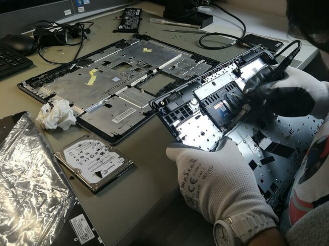 Śrubokręt i Spółka. Profesjonalne usługi informatyczne