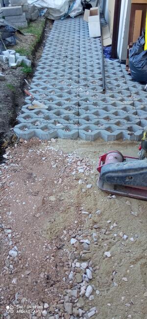 Wertykulacja, aeracja i koszenie trawników. BanGarden