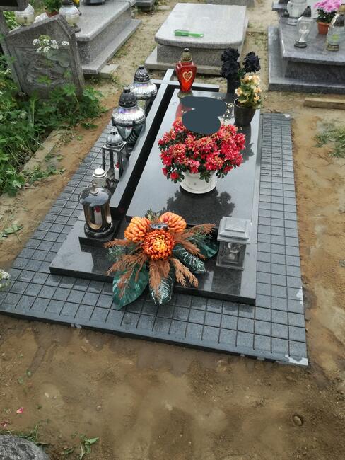 Nagrobki pomniki granit kucie liter tanio całe pomorskie.