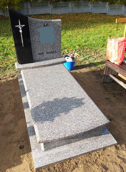 Nagrobki pomniki granit kucie liter tanio całe pomorskie.