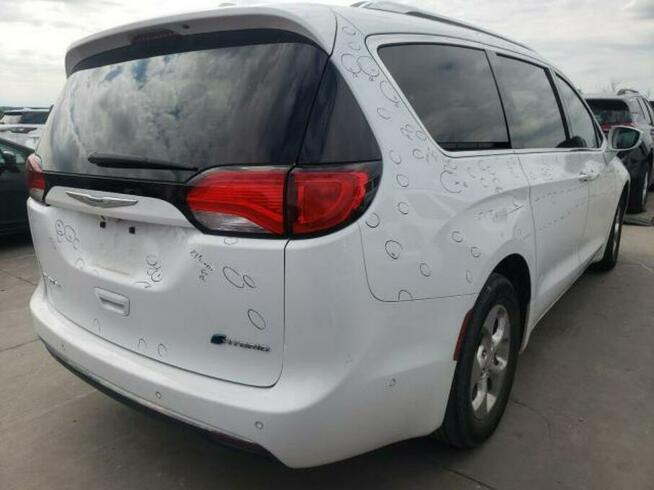 Chrysler Pacifica 2018, 3.6L hybryda, po gradobiciu