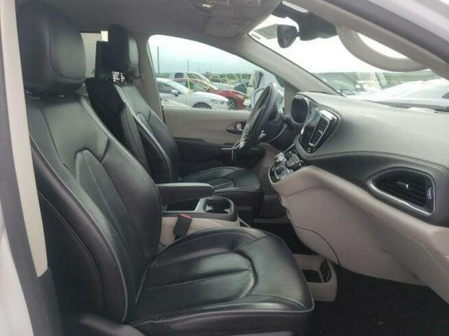 Chrysler Pacifica 2018, 3.6L hybryda, po gradobiciu